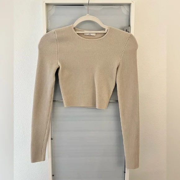 Aritzia Babaton Sculpt Knit Forefront Long Sleeve in Matte Pearl - Picture 7 of 12